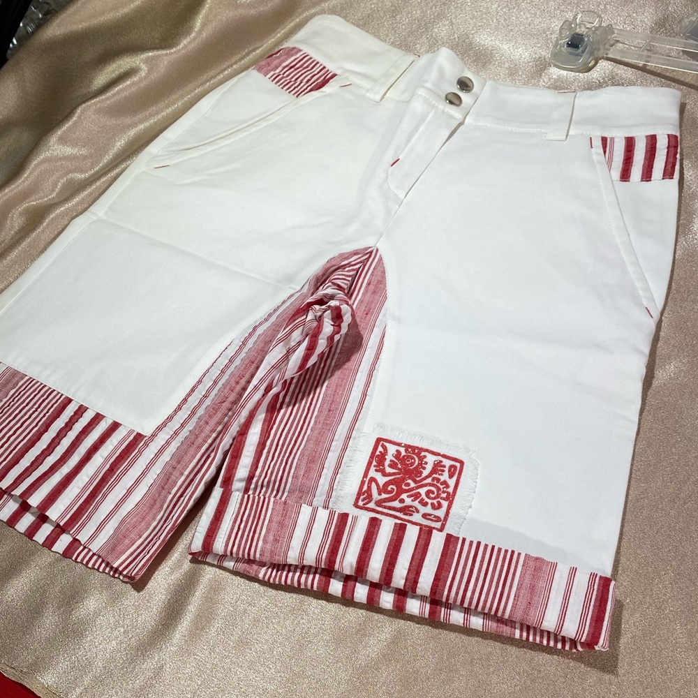 BLUE D’AZUR France shorts Bermuda white red